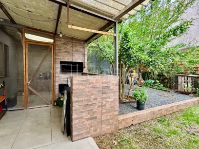 Foto Casa com 2 Dormitórios
