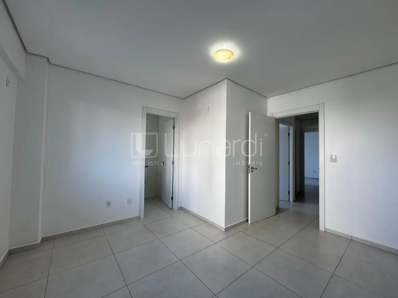 Foto Apartamento com 3 Dormitórios