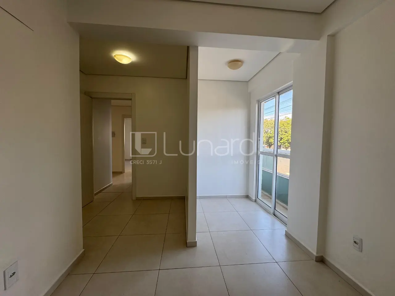 Foto Apartamento com 3 Dormitórios