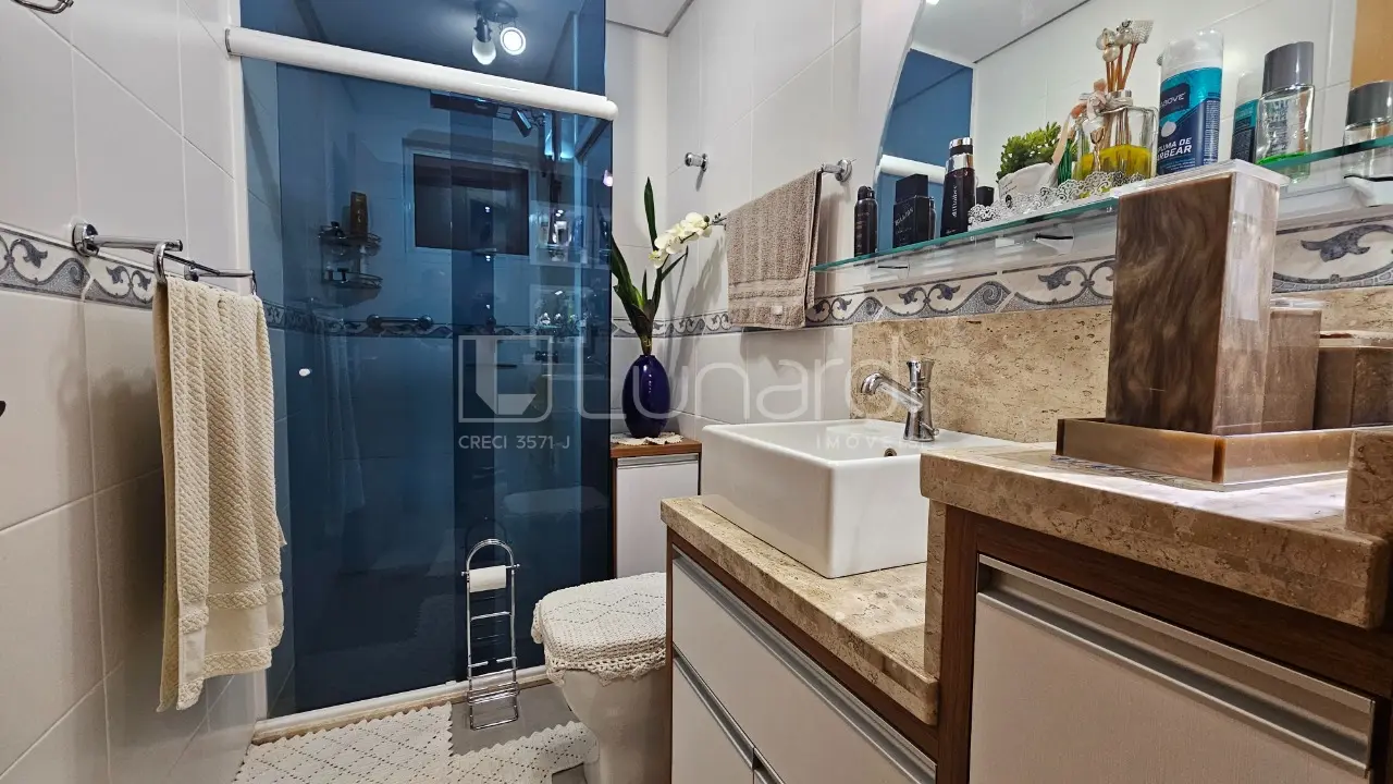 Foto Apartamento com 2 Dormitórios