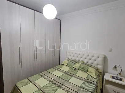 Foto Apartamento com 2 Dormitórios