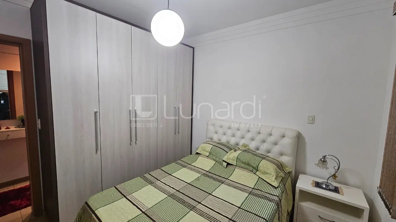 Foto Apartamento com 2 Dormitórios