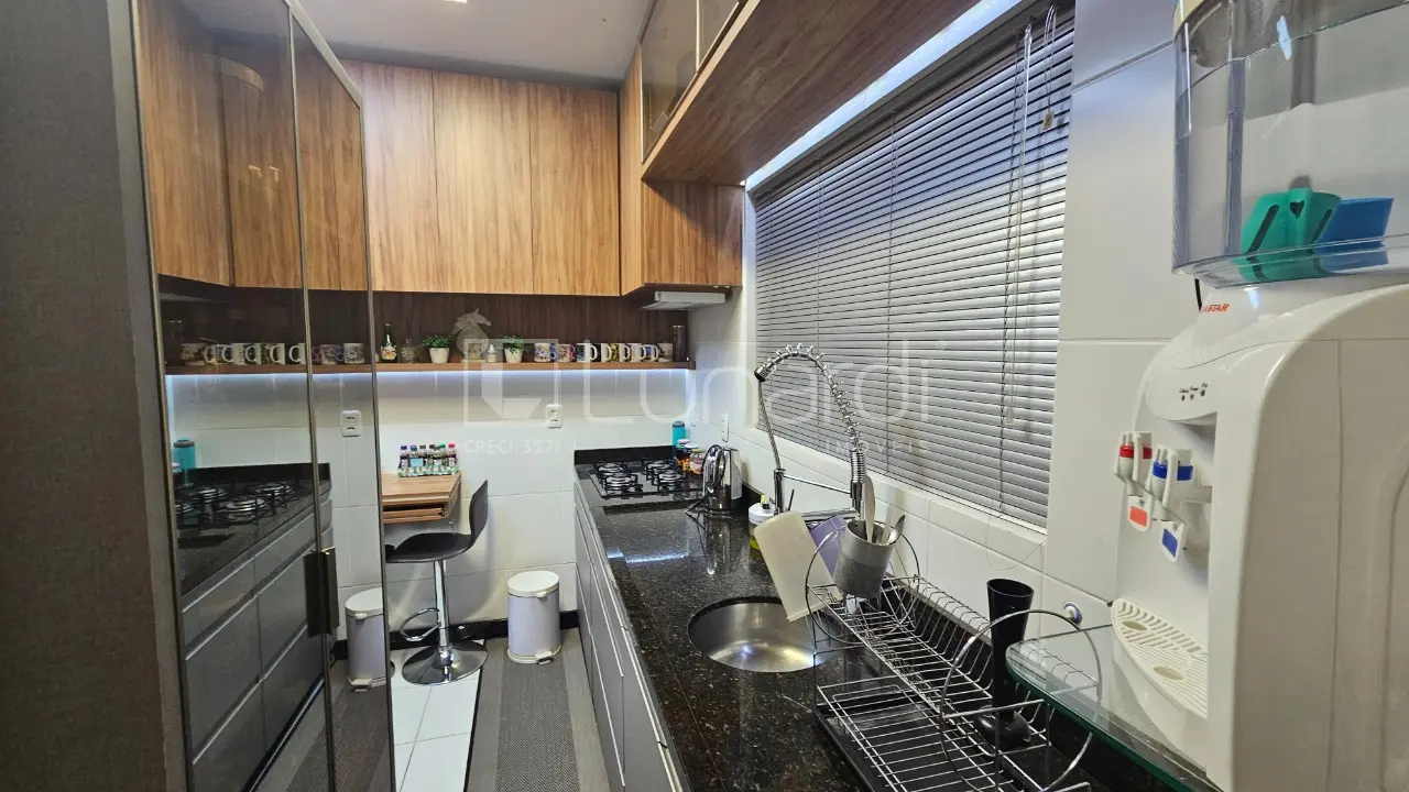 Foto Apartamento com 2 Dormitórios