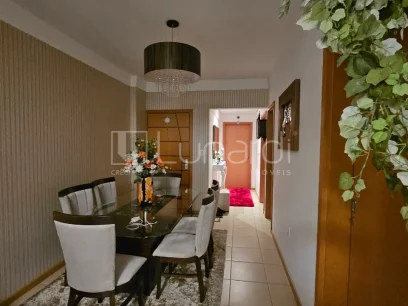 Foto Apartamento com 2 Dormitórios