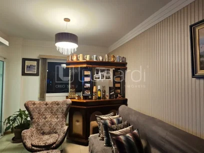 Foto Apartamento com 2 Dormitórios