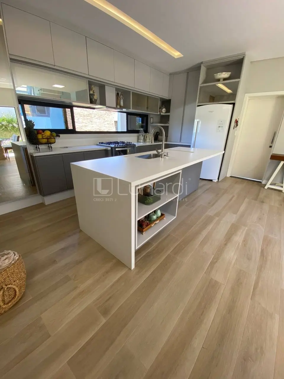 Foto Casa com 4 Dormitórios