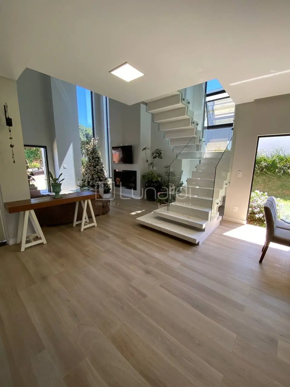 Foto Casa com 4 Dormitórios