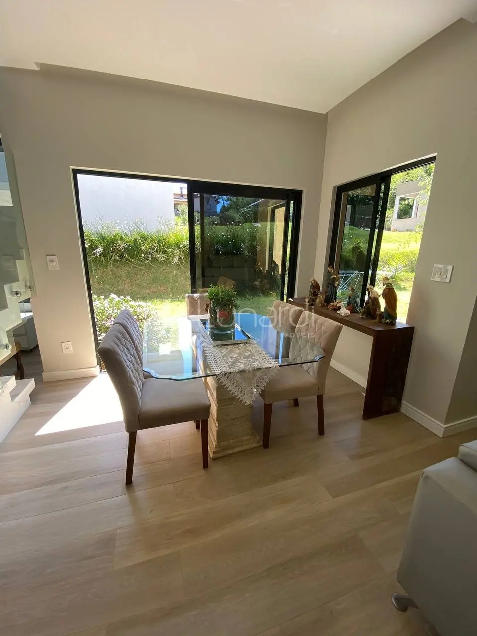 Foto Casa com 4 Dormitórios