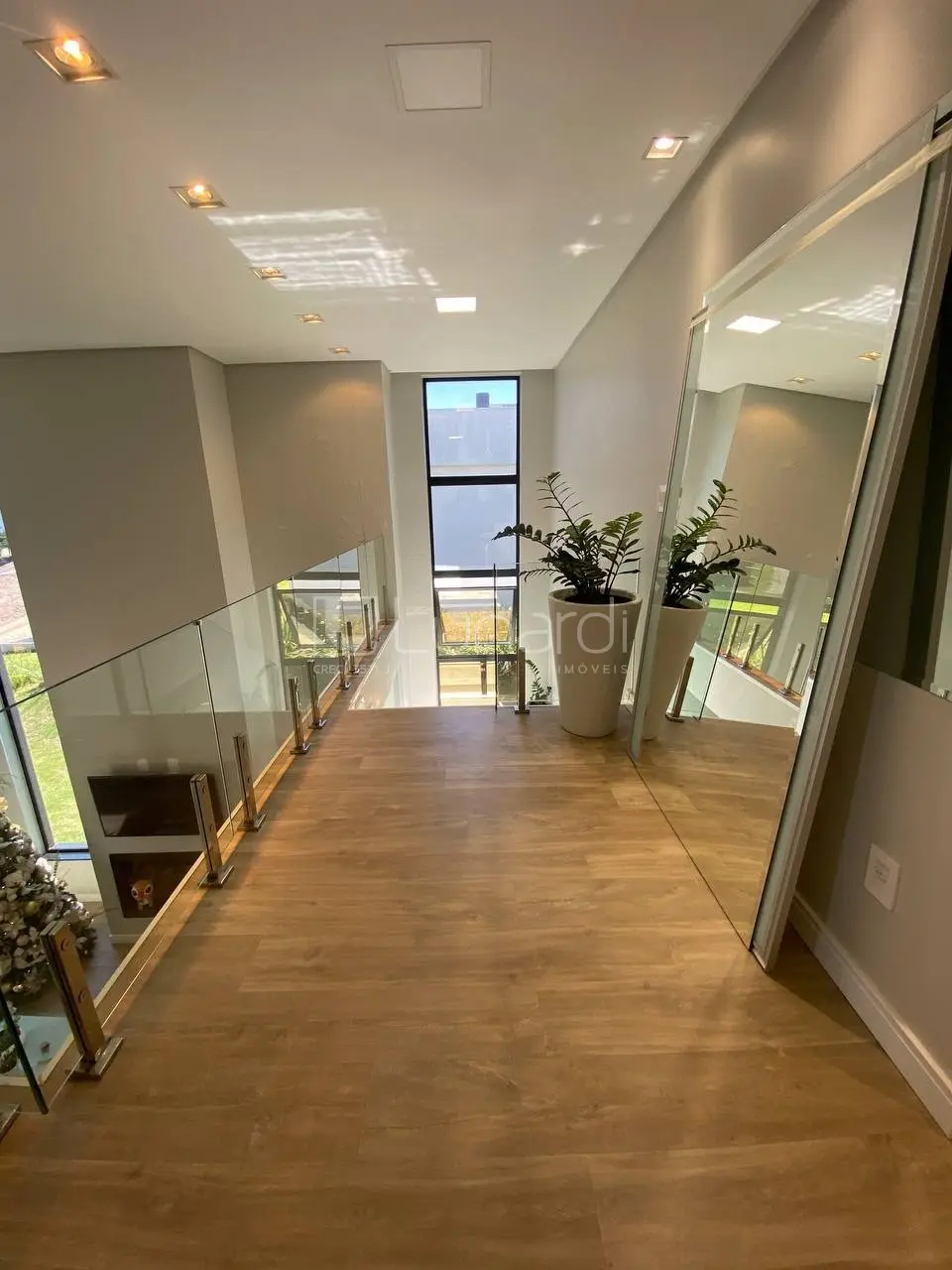 Foto Casa com 4 Dormitórios