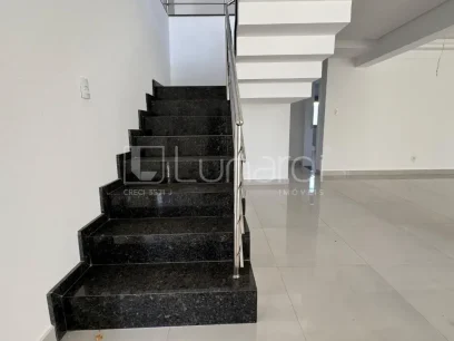 Foto Casa com 4 Dormitórios