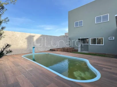 Foto Casa com 4 Dormitórios