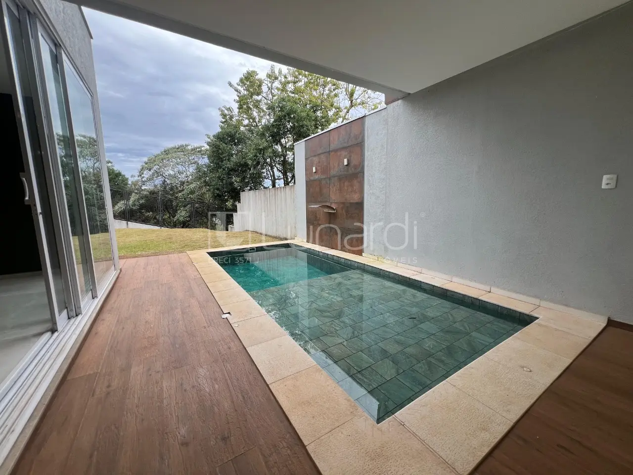 Foto Sobrado com 3 Suítes