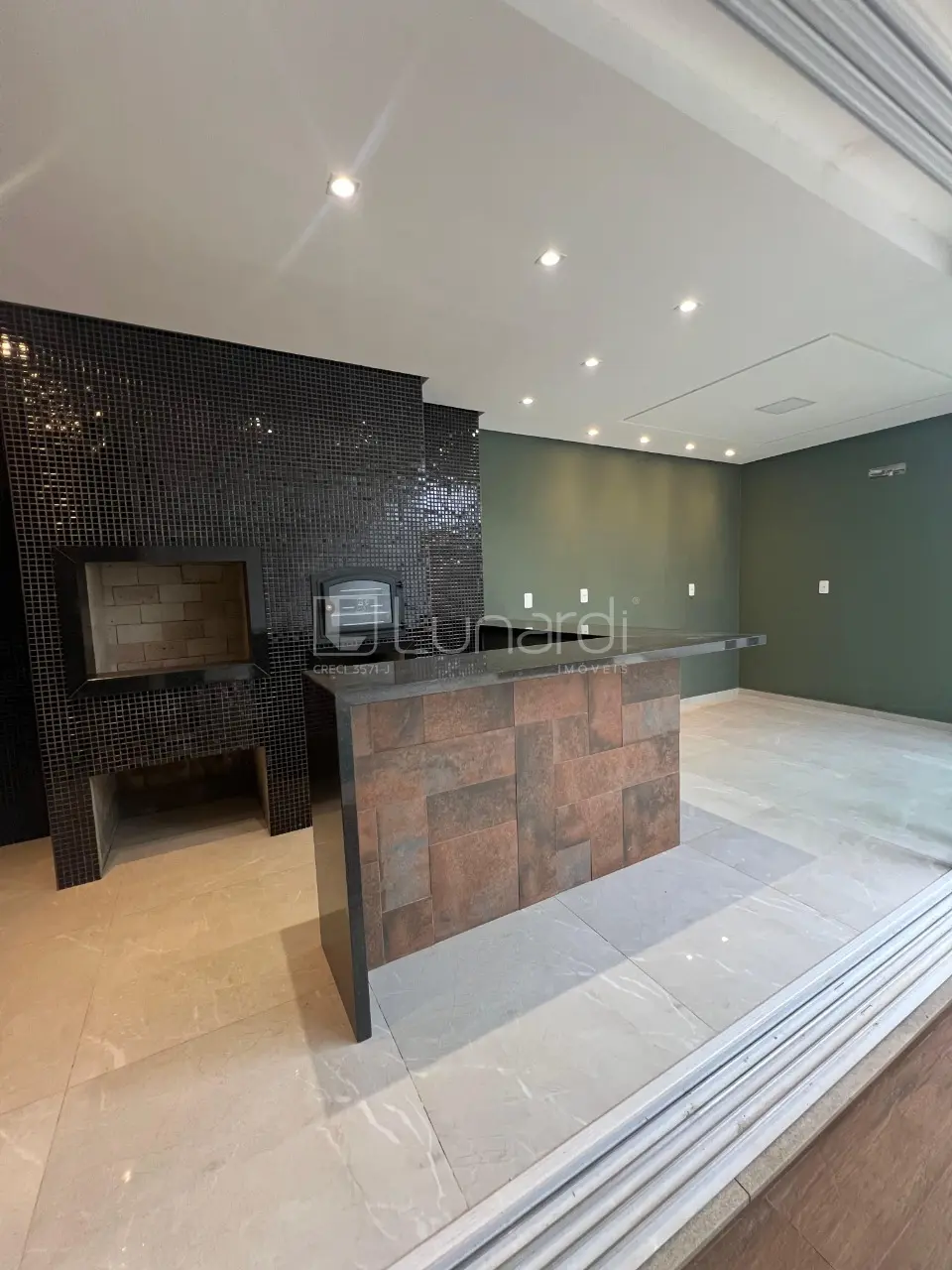 Foto Sobrado com 3 Suítes