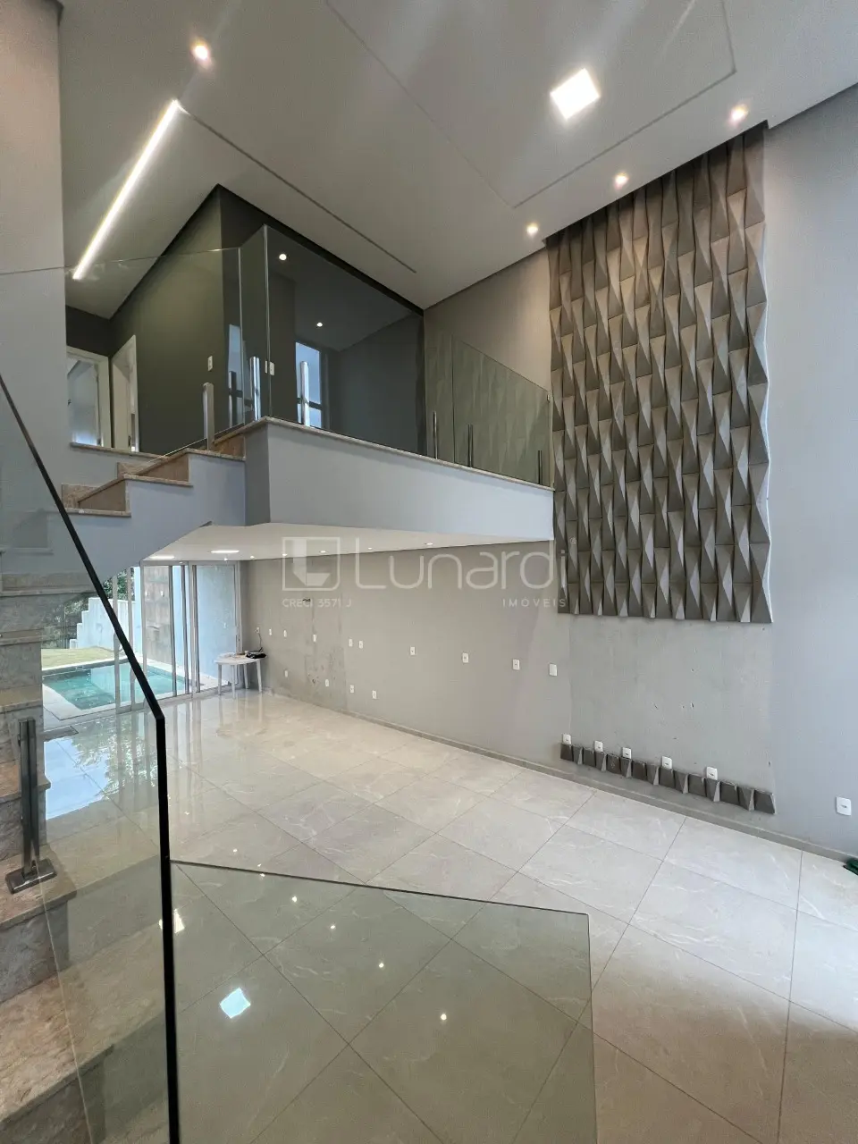 Foto Sobrado com 3 Suítes