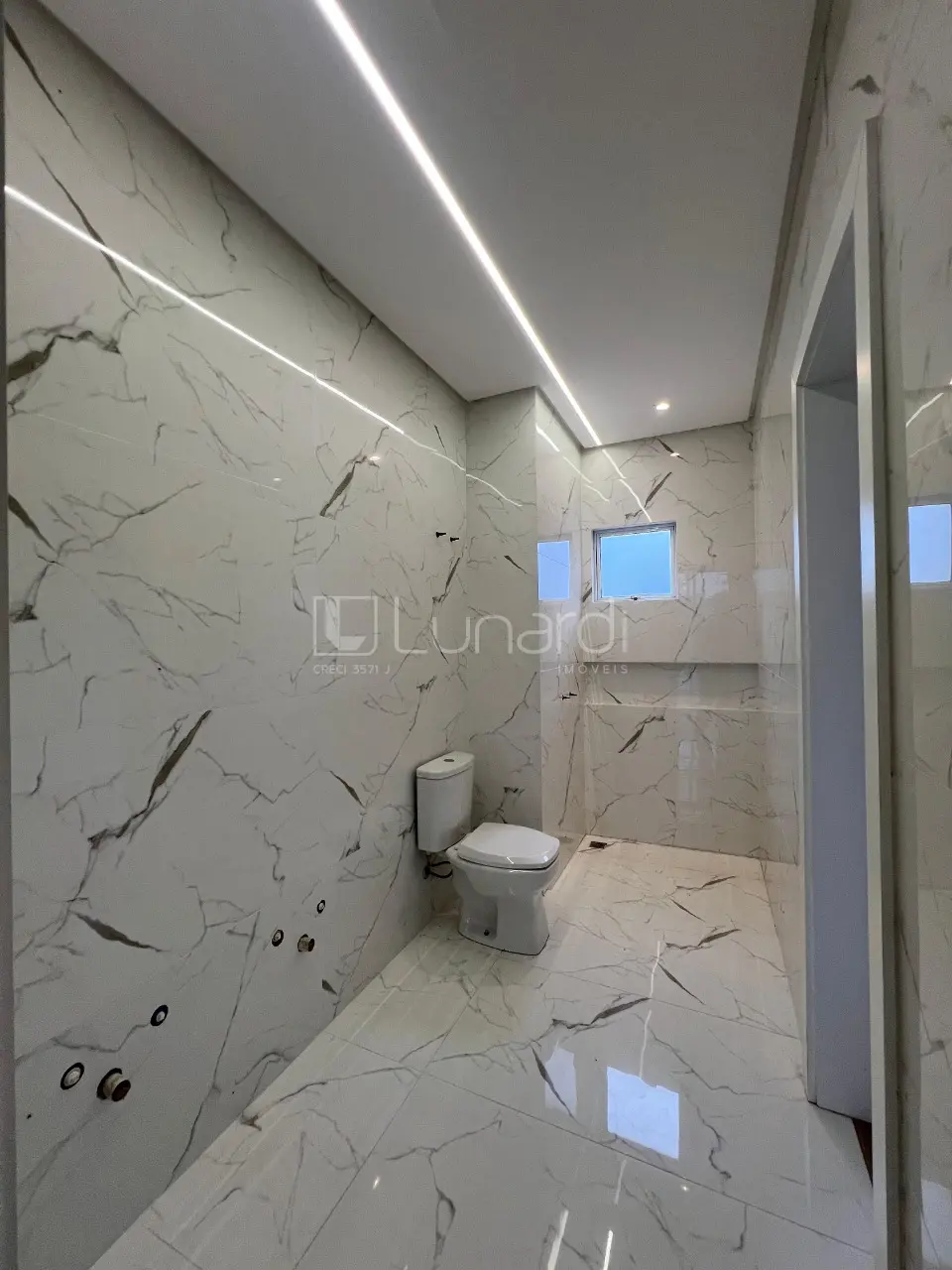 Foto Sobrado com 3 Suítes