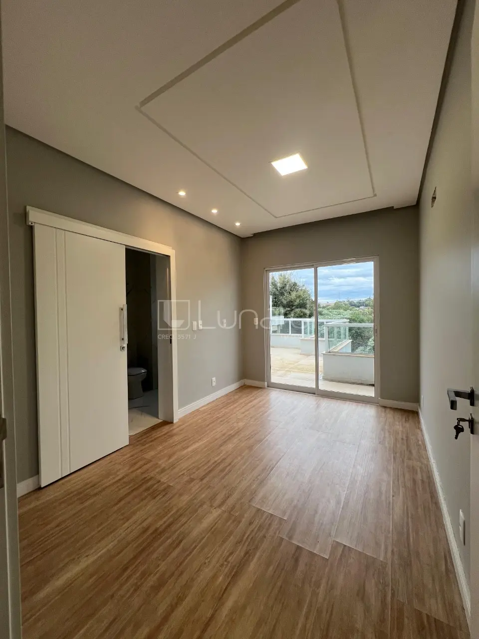 Foto Sobrado com 3 Suítes