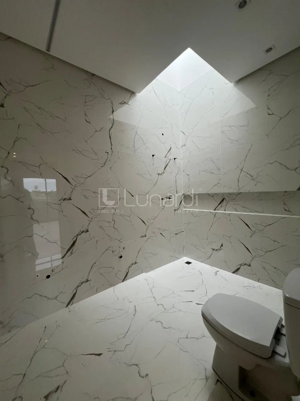 Foto Sobrado com 3 Suítes