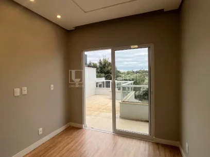 Foto Sobrado com 3 Suítes