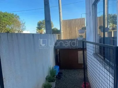 Foto Casa com 2 Dormitórios
