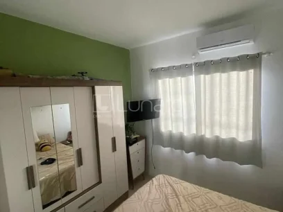 Foto Casa com 2 Dormitórios