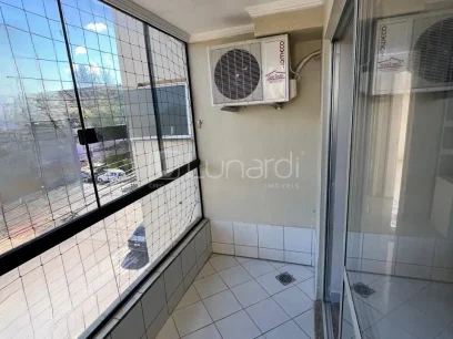 Foto Apartamento com 2 Dormitórios
