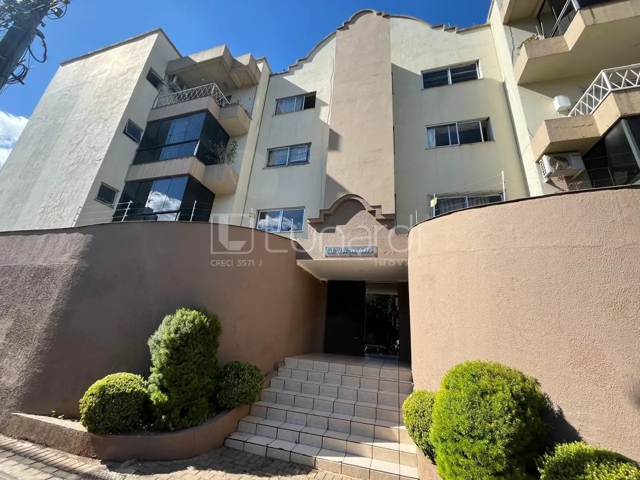 Apartamento para alugar com 2 dormitórios, 1 banheiro e 1 vaga de garagem no bairro Jardim Itália