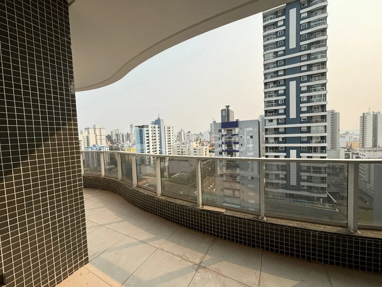 Foto Apartamento com 3 Suítes