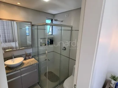 Foto Apartamento com 2 Dormitórios