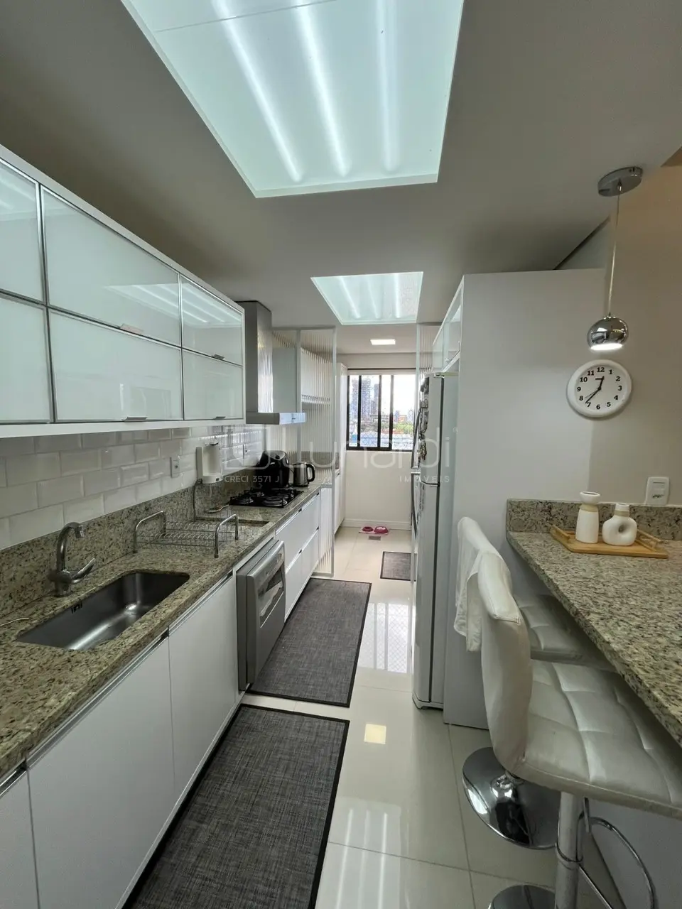 Foto Apartamento com 2 Dormitórios