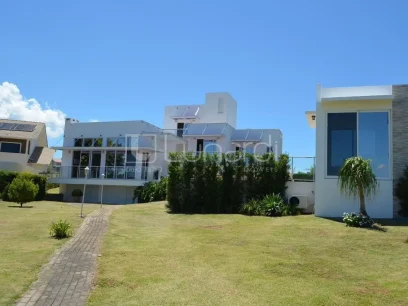 Foto Casa com 4 Dormitórios