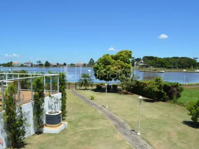 Foto Casa com 4 Dormitórios