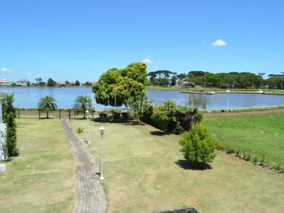 Foto Casa com 4 Dormitórios