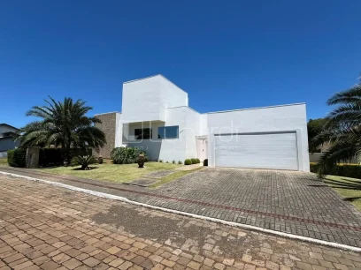 Foto Casa com 4 Dormitórios