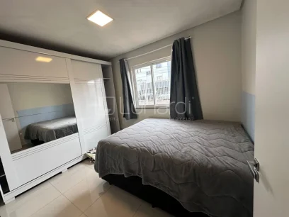 Foto Apartamento com 2 Dormitórios