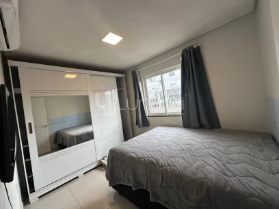 Foto Apartamento com 2 Dormitórios