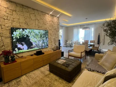 Foto Casa com 3 Dormitórios