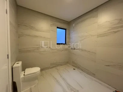 Foto Sobrado com 3 Dormitórios
