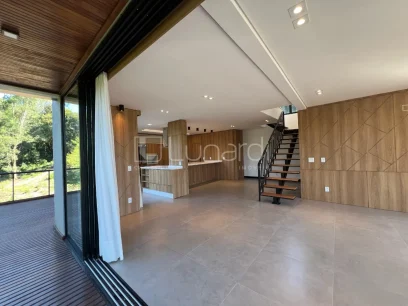 Foto Casa em Condomínio com 3 Dormitórios