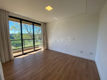 Foto Casa em Condomínio com 3 Dormitórios