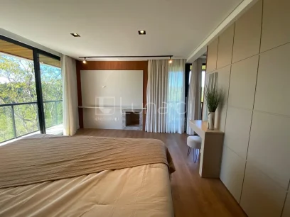 Foto Casa em Condomínio com 3 Dormitórios