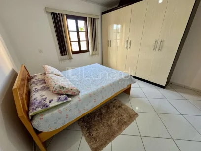 Foto Casa com 3 Dormitórios