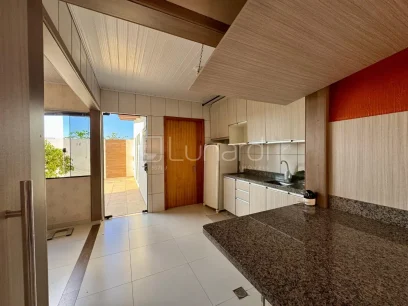 Foto Casa com 3 Dormitórios