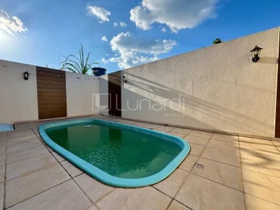 Foto Casa com 3 Dormitórios