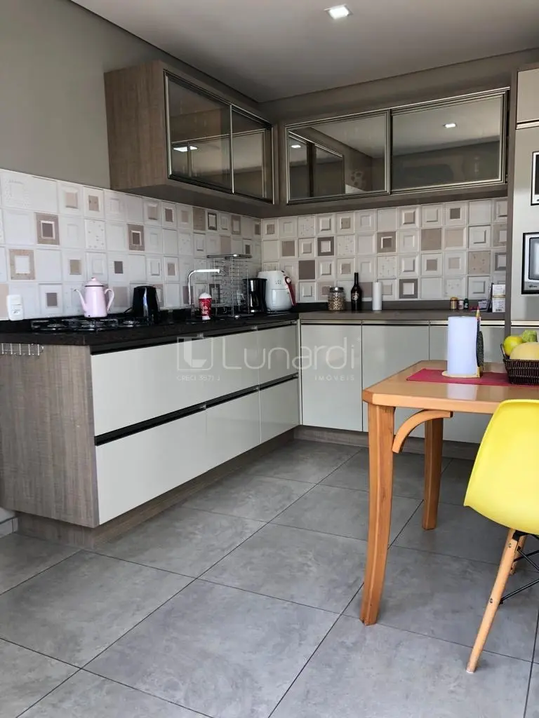 Foto Casa com 3 Dormitórios