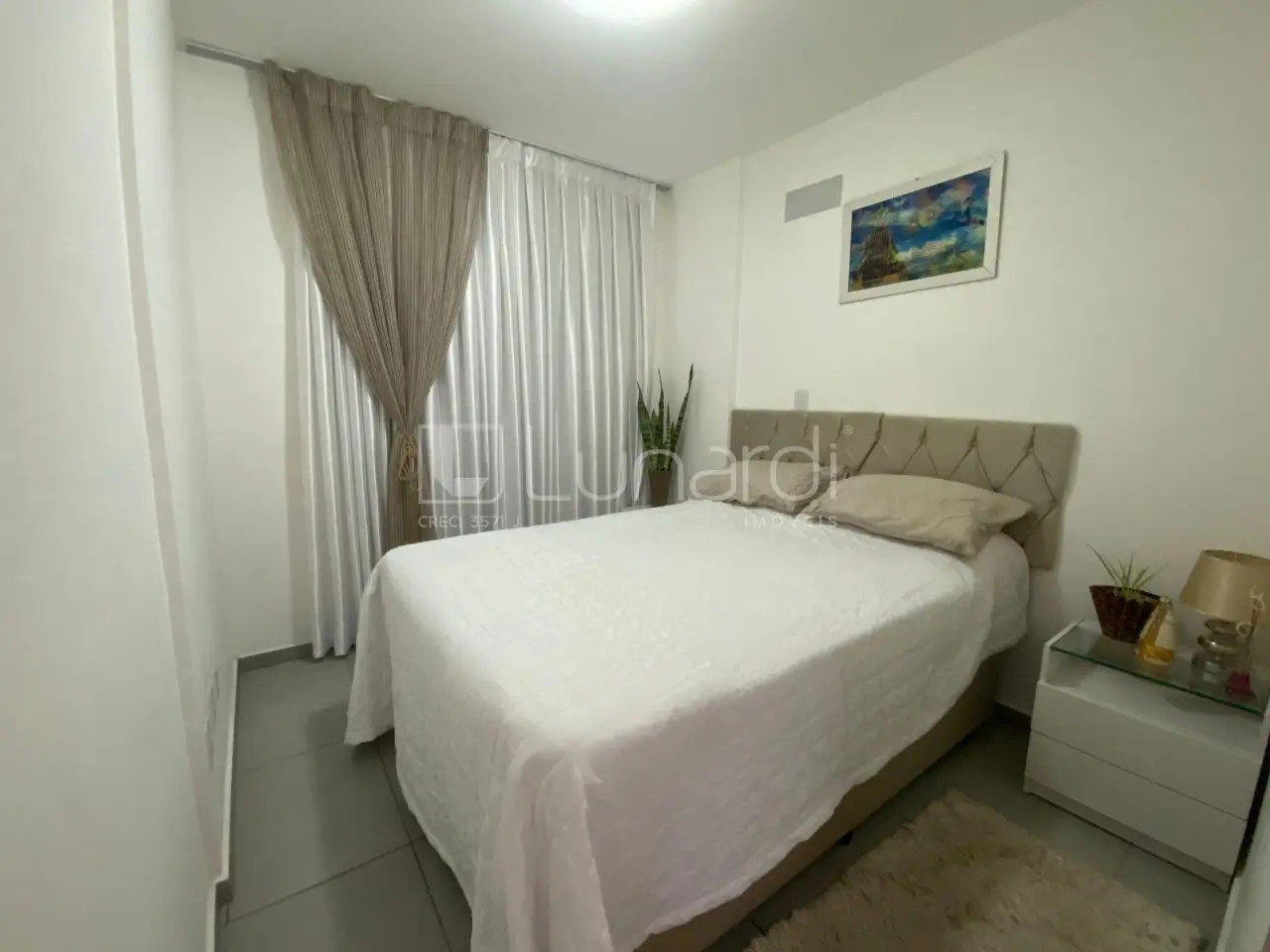 Apartamento à venda com 2 dormitórios, 1 banheiro, 1 vaga de garagem e 56m² de área privativa no bairro Passo dos Fortes