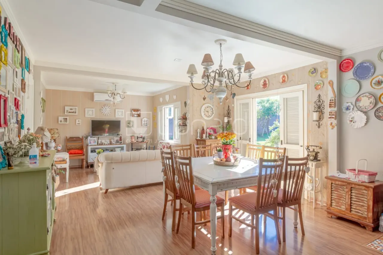 Foto Casa com 3 Dormitórios