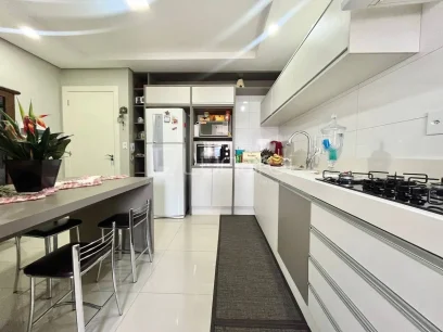 Foto Apartamento com 3 Dormitórios