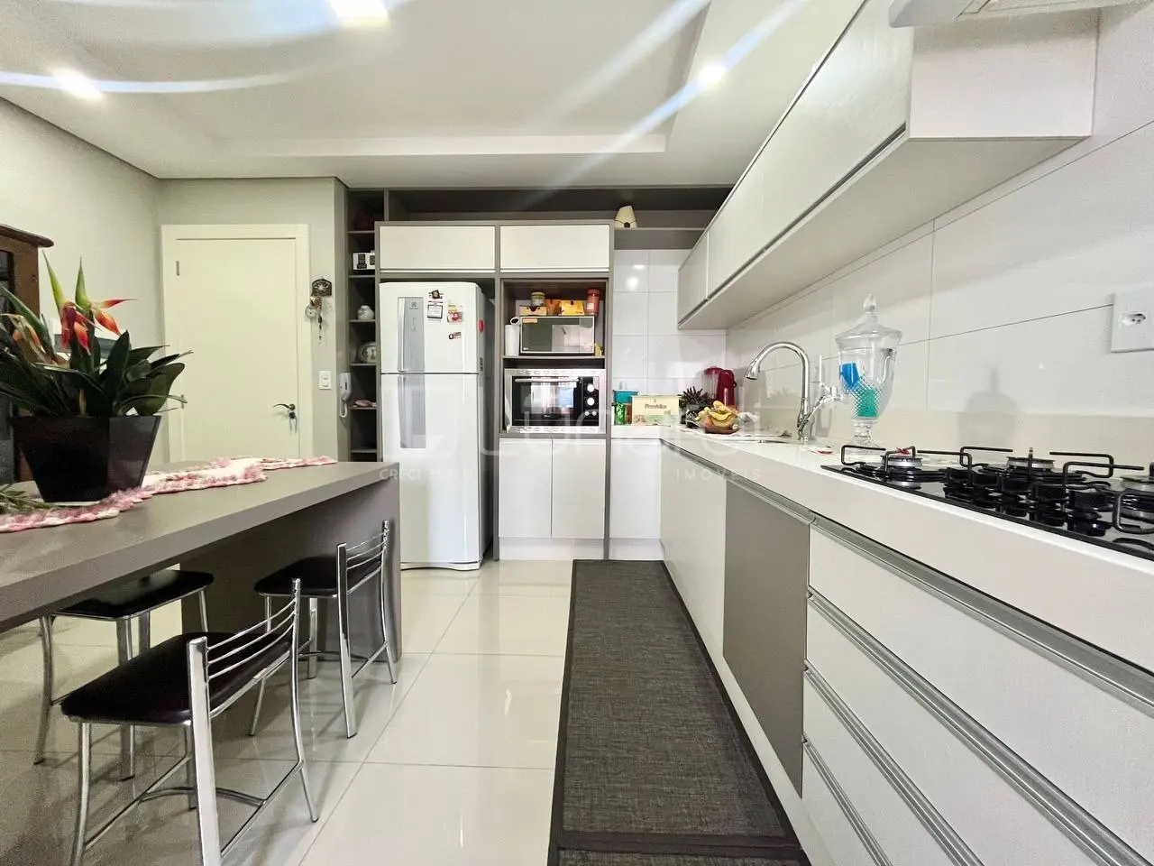 Foto Apartamento com 3 Dormitórios