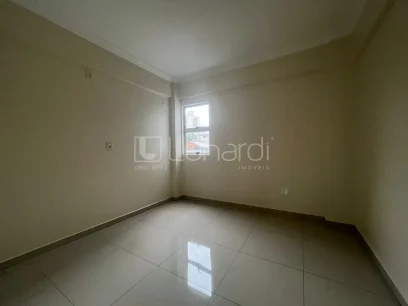 Foto Apartamento com 2 Dormitórios