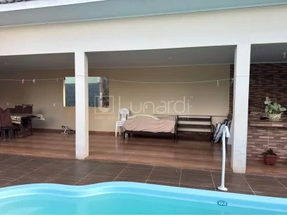 Foto Casa com 3 Dormitórios